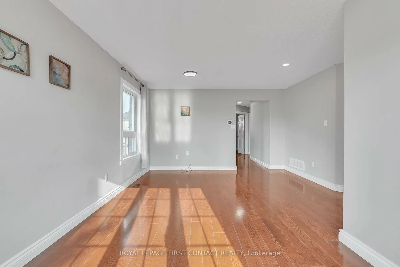 81, Livingstone, East Bayfield, Barrie