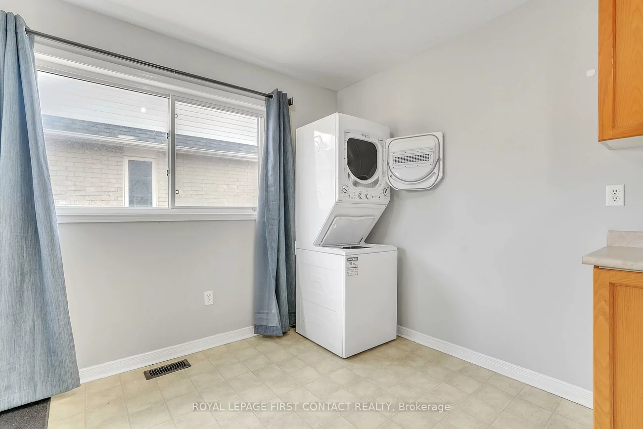 81, Livingstone, East Bayfield, Barrie