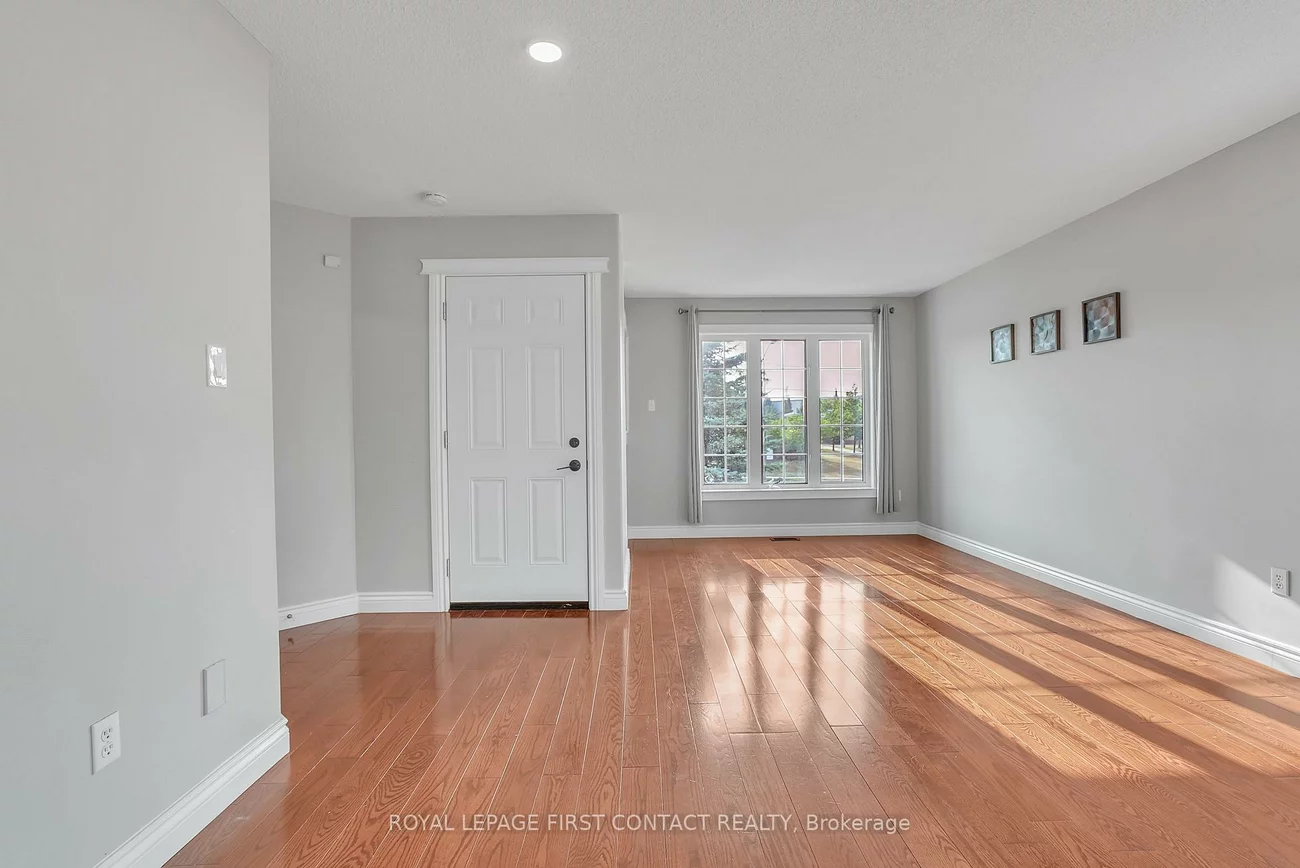 81, Livingstone, East Bayfield, Barrie