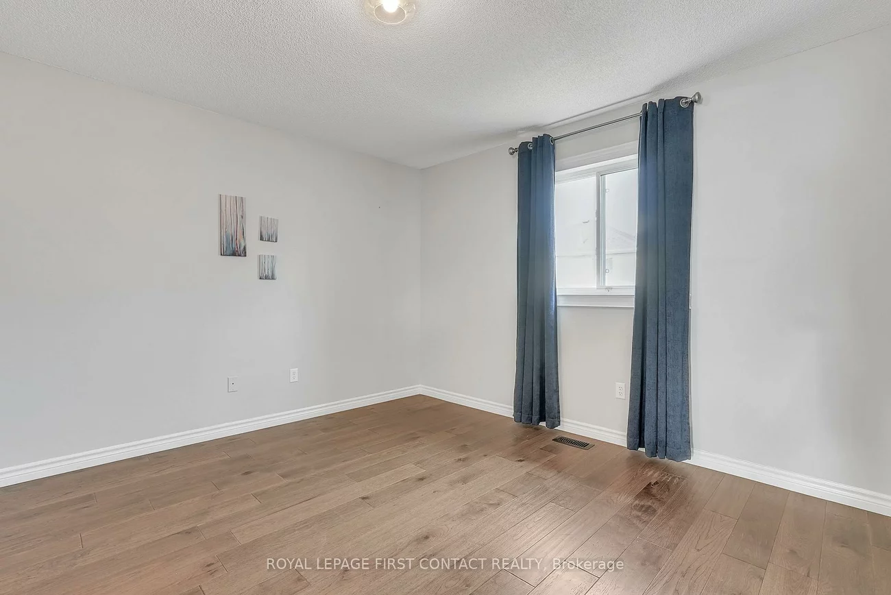 81, Livingstone, East Bayfield, Barrie