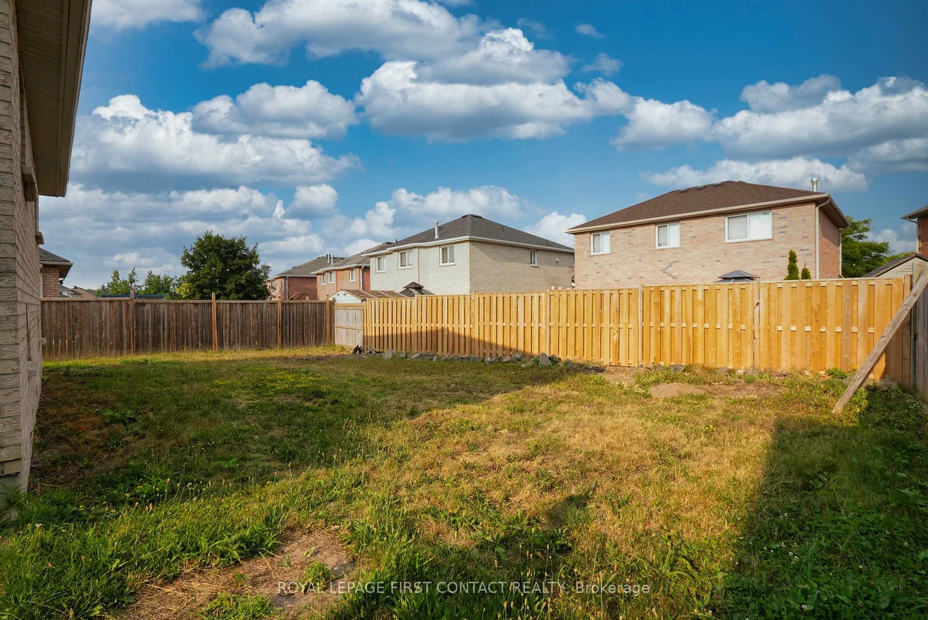 81, Livingstone, East Bayfield, Barrie
