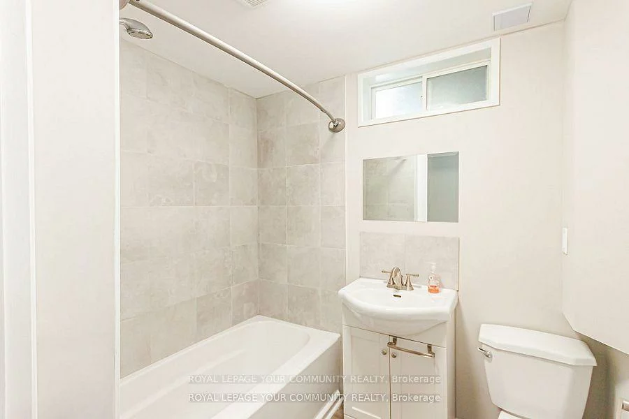 21, Ashdale, Cundles East, Barrie