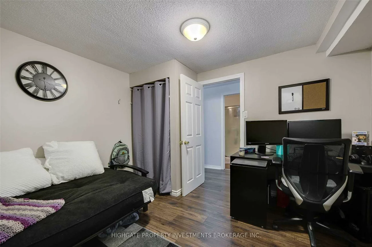 36, Rosenfeld, Grove East, Barrie