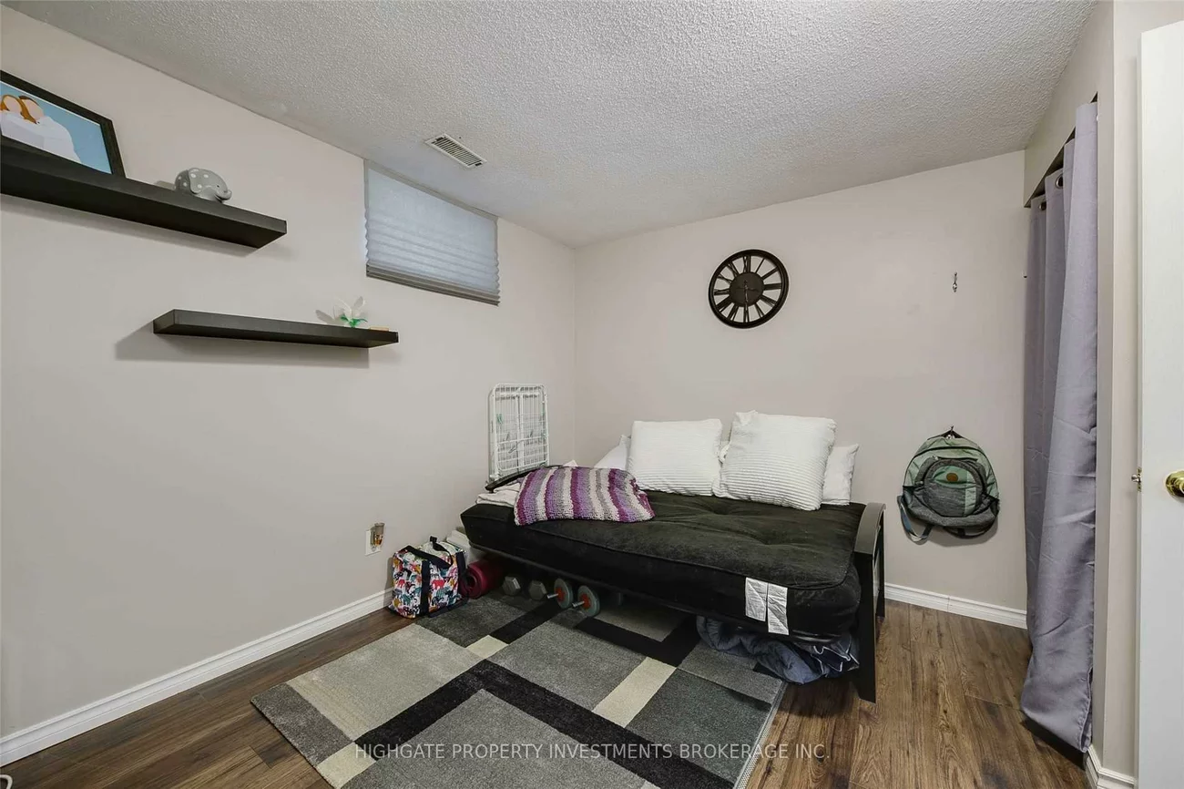 36, Rosenfeld, Grove East, Barrie