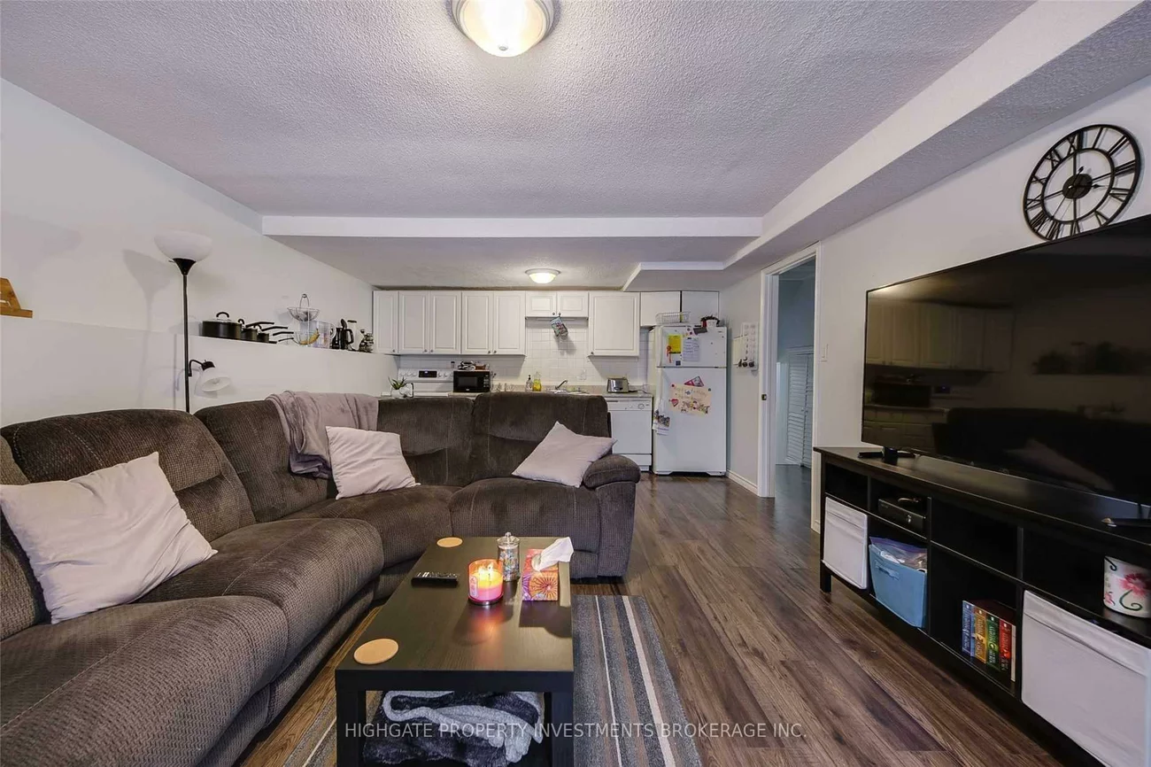 36, Rosenfeld, Grove East, Barrie