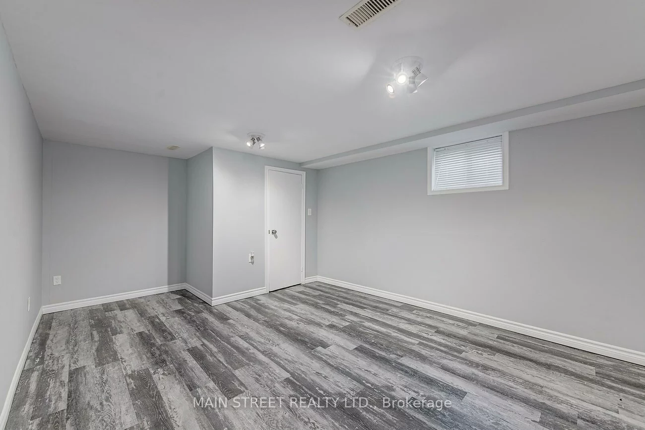 20, Frost, Letitia Heights, Barrie