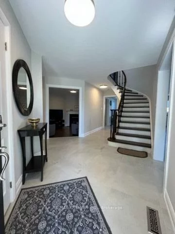2, Grace, Painswick South, Barrie