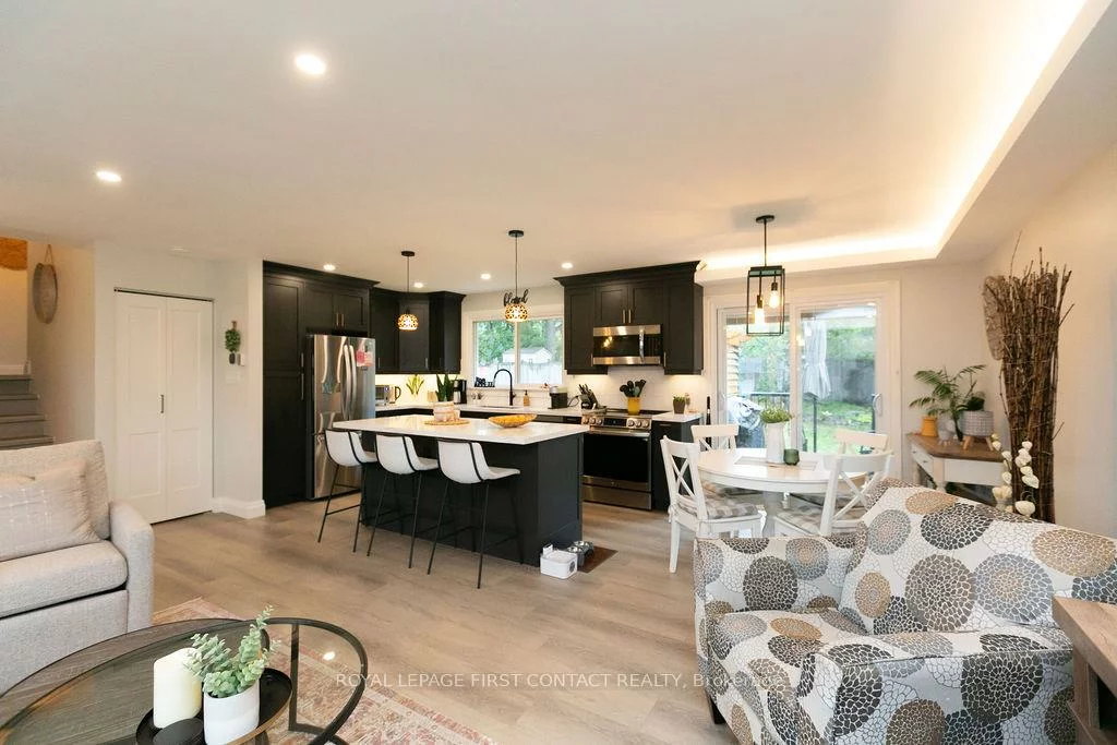 20, Ottaway, Wellington, Barrie