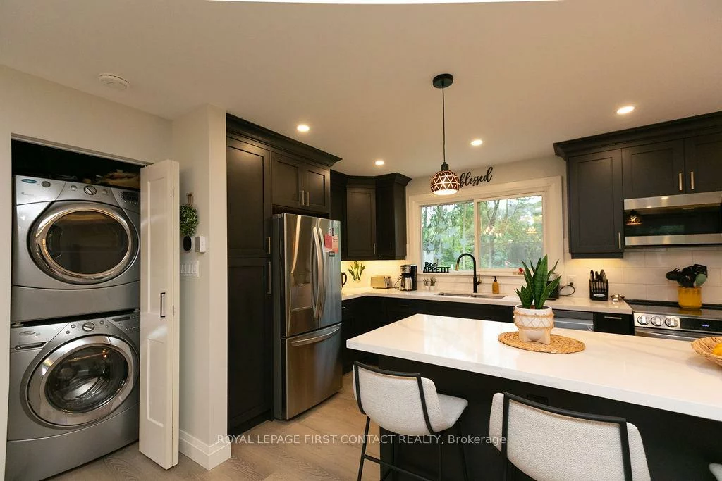 20, Ottaway, Wellington, Barrie