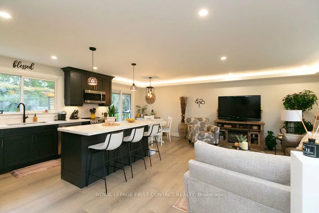 20, Ottaway, Wellington, Barrie