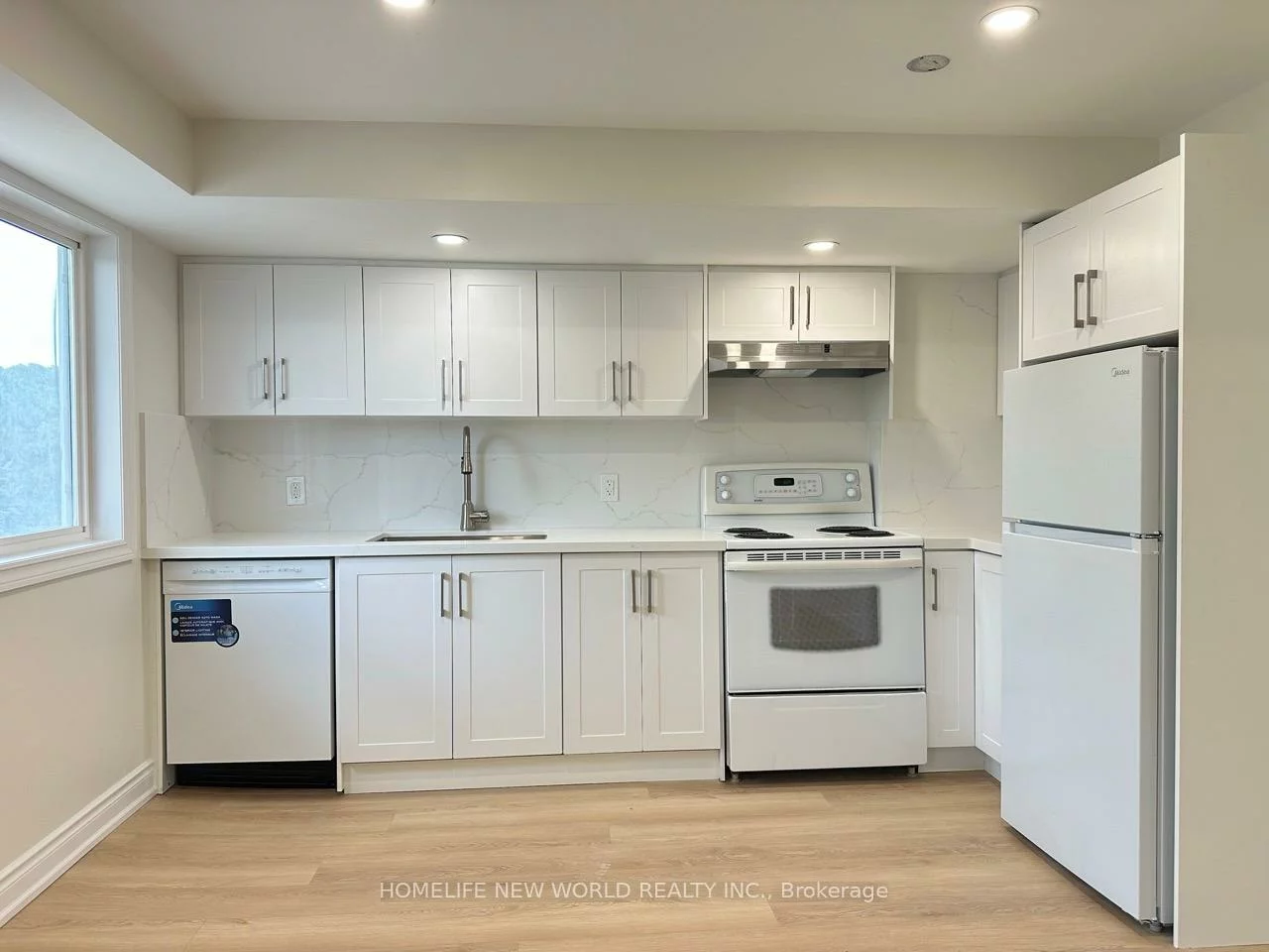 28, Lougheed, Holly, Barrie