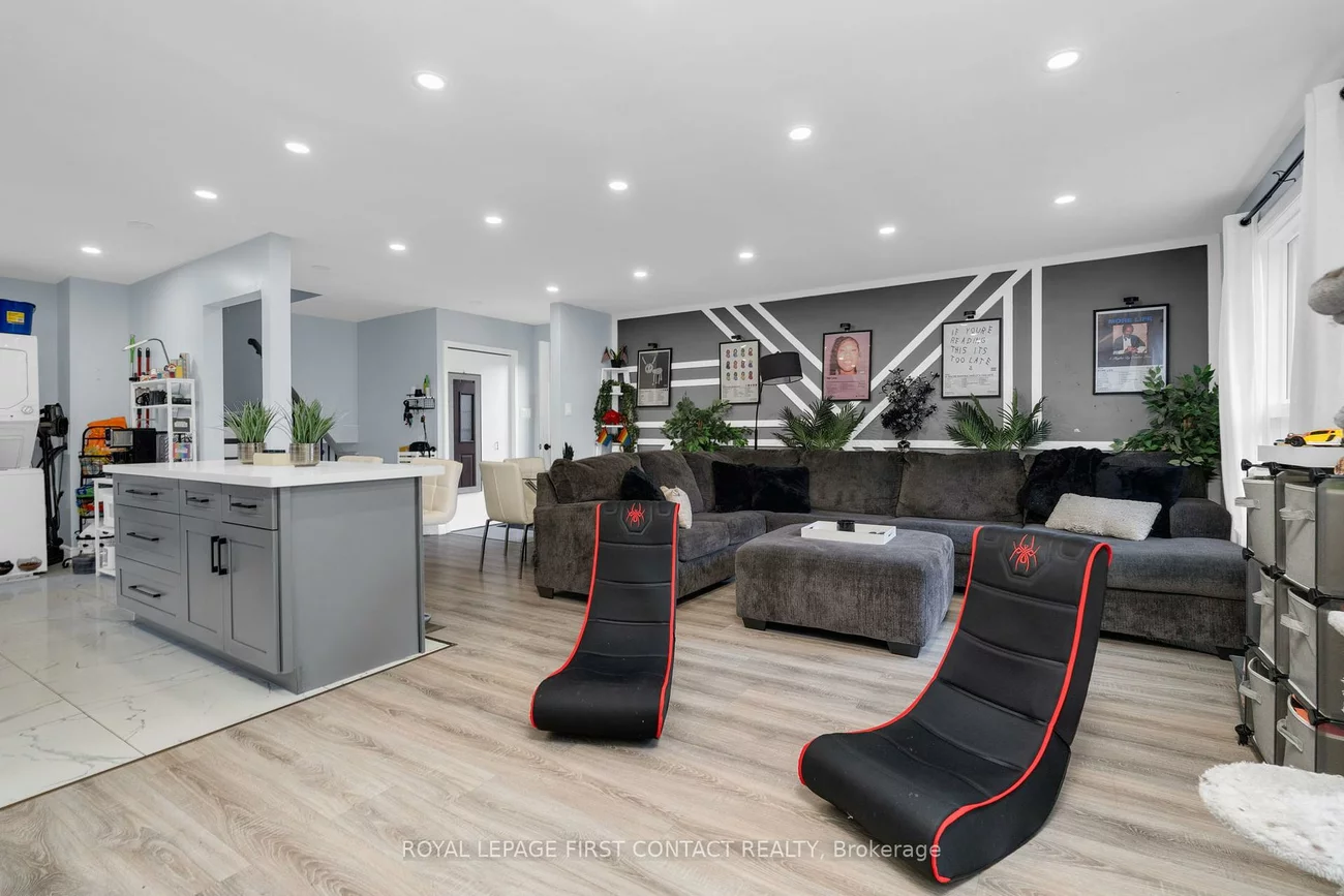 27, Austen, Letitia Heights, Barrie