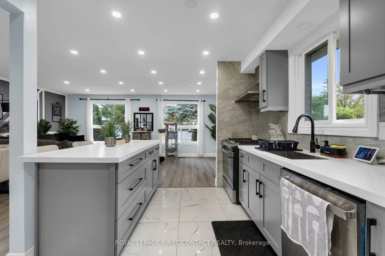 27, Austen, Letitia Heights, Barrie