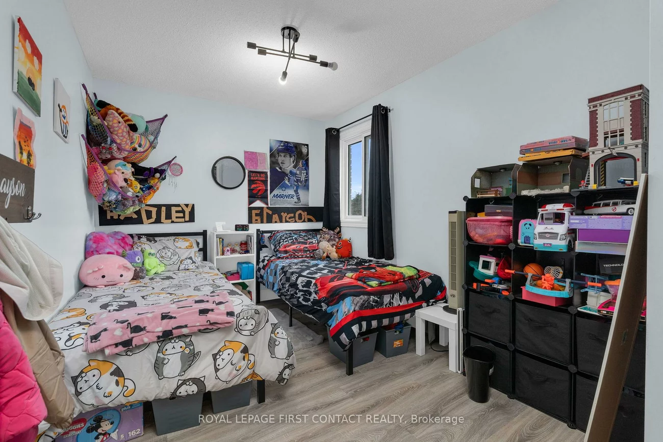 27, Austen, Letitia Heights, Barrie