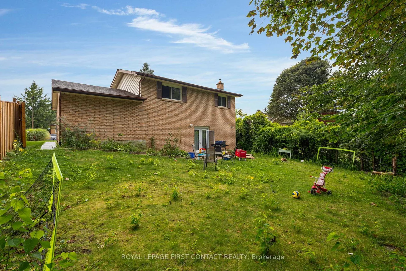 27, Austen, Letitia Heights, Barrie