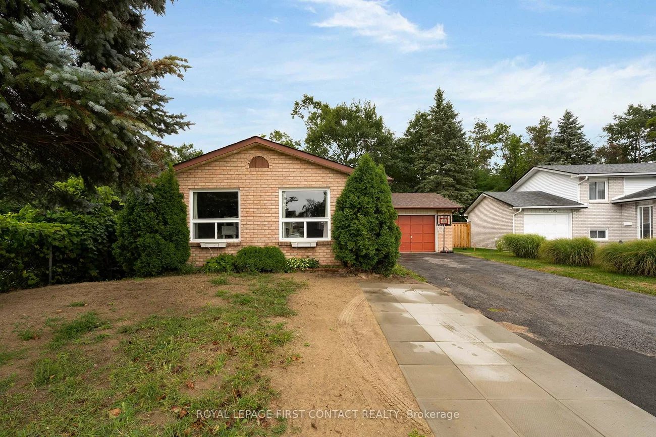 27, Austen, Letitia Heights, Barrie