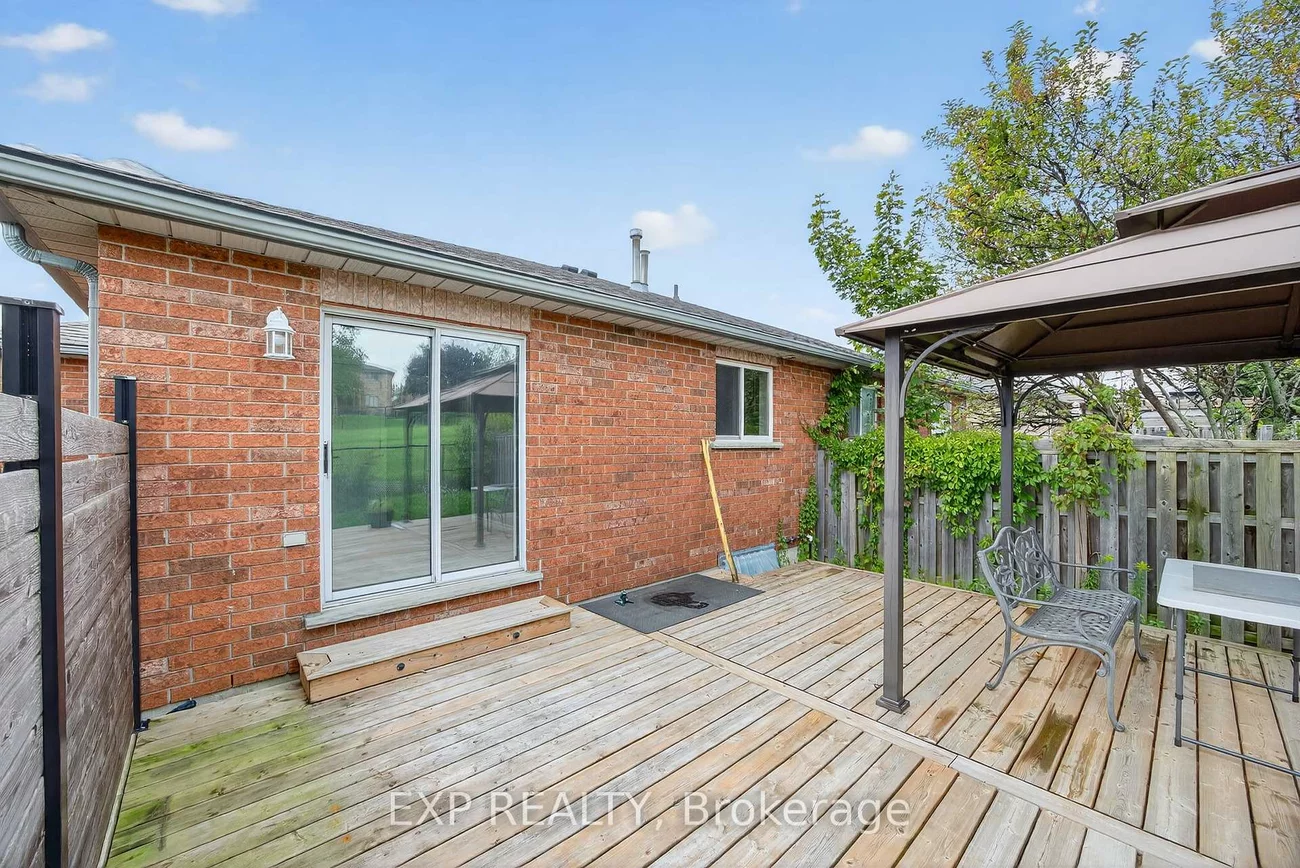 76, Logan, Holly, Barrie