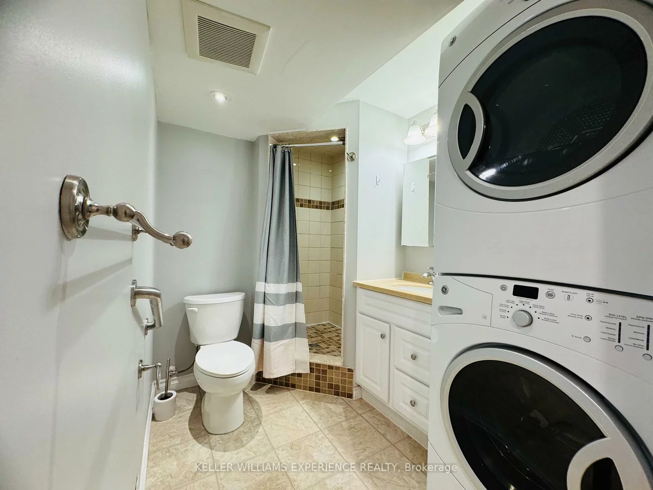 22, Grand Forest, Bayshore, Barrie