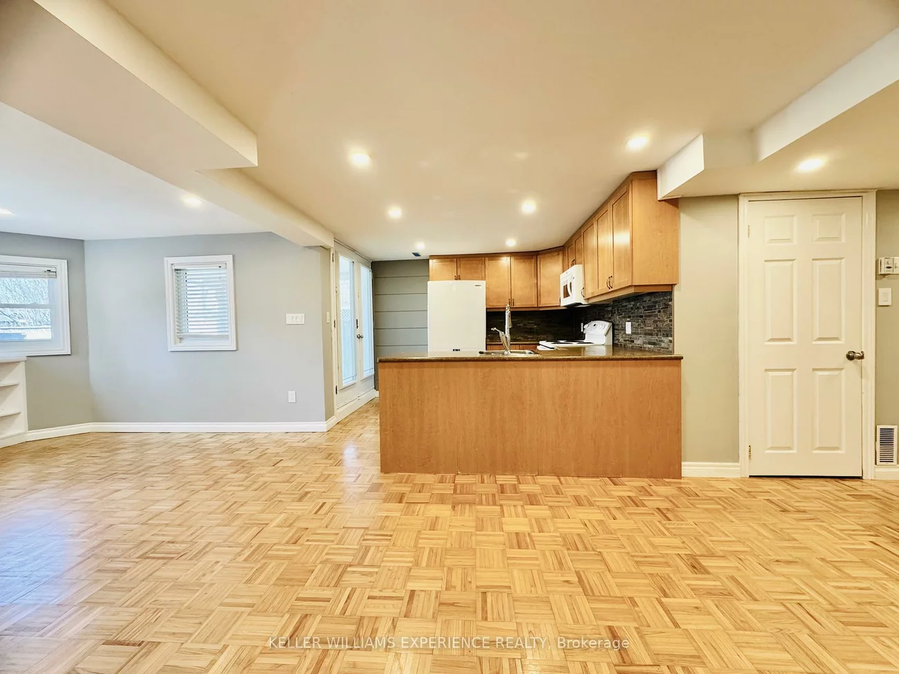 22, Grand Forest, Bayshore, Barrie