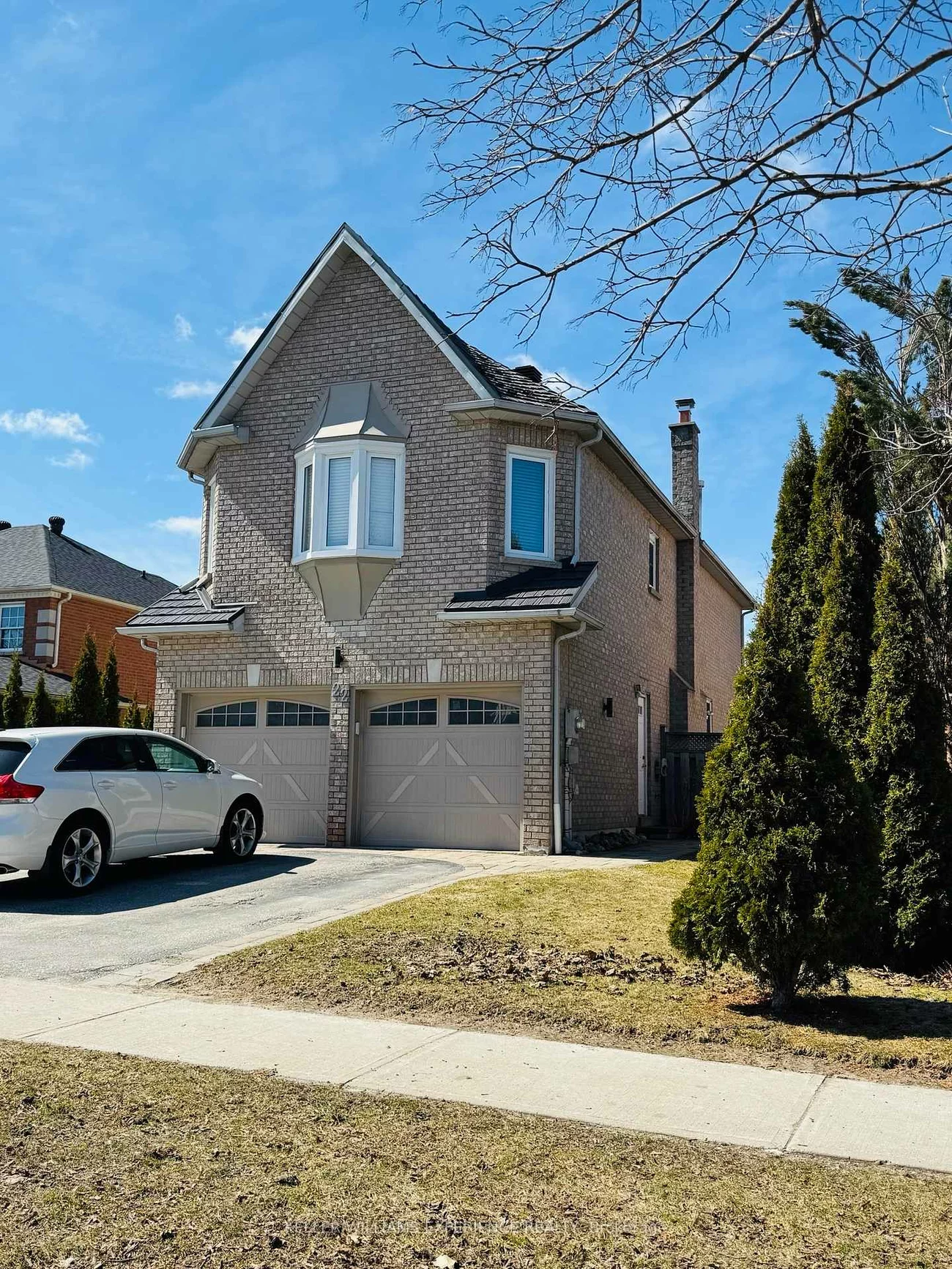 22, Grand Forest, Bayshore, Barrie
