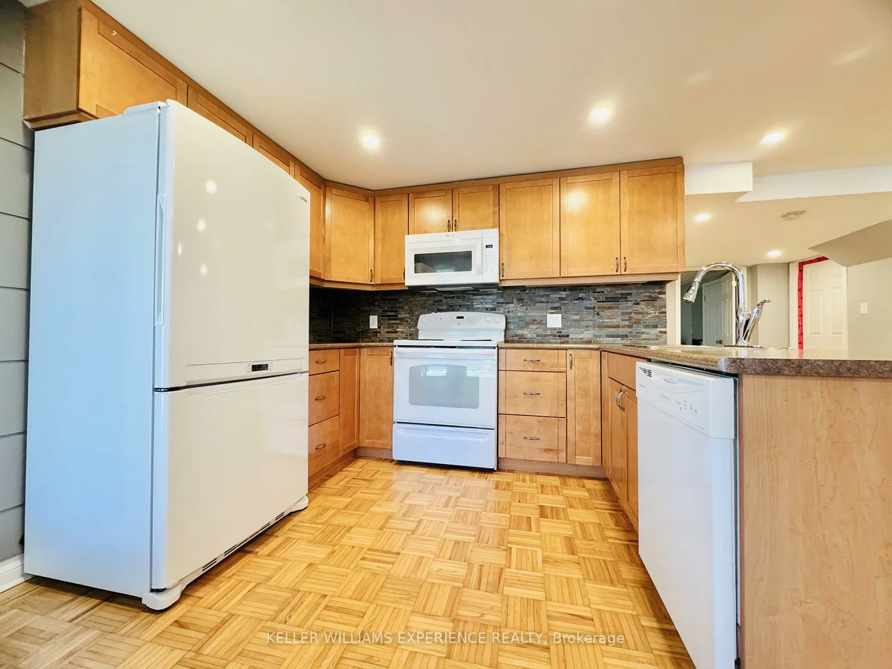 22, Grand Forest, Bayshore, Barrie