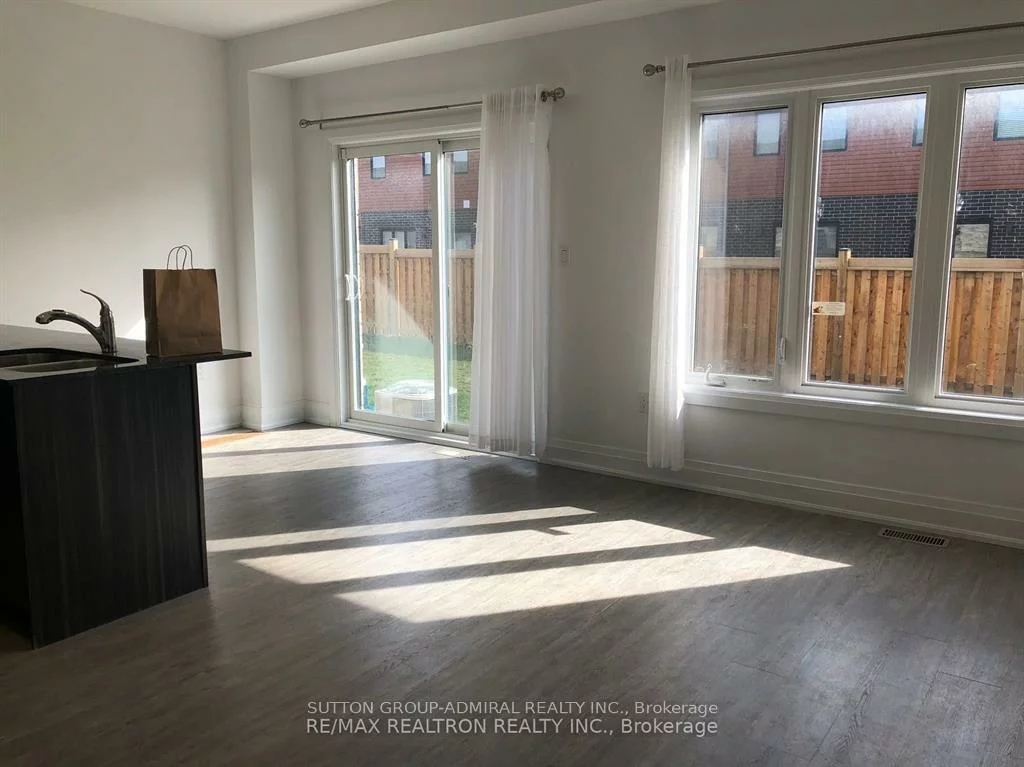 112, Fairlane, Painswick South, Barrie