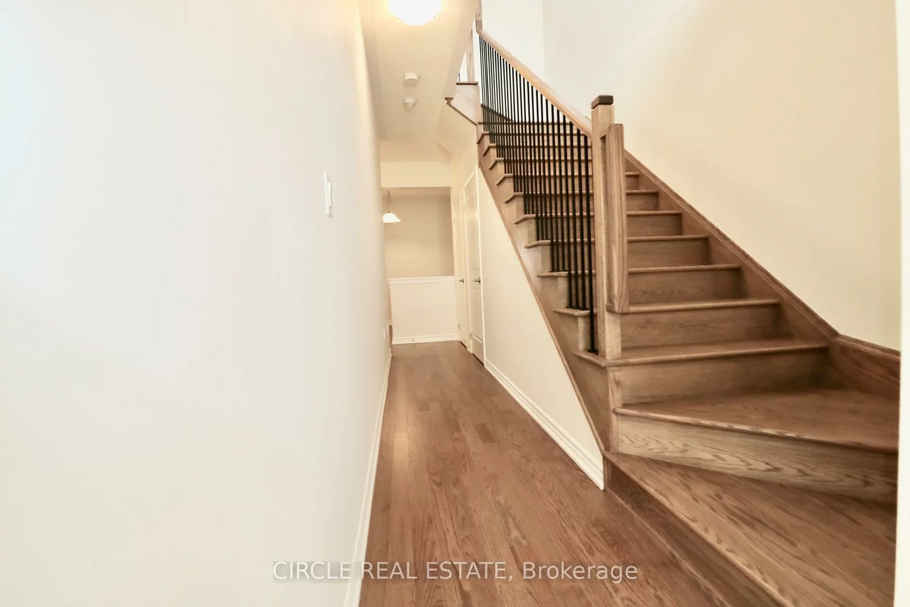 35, Phoenix, Painswick South, Barrie