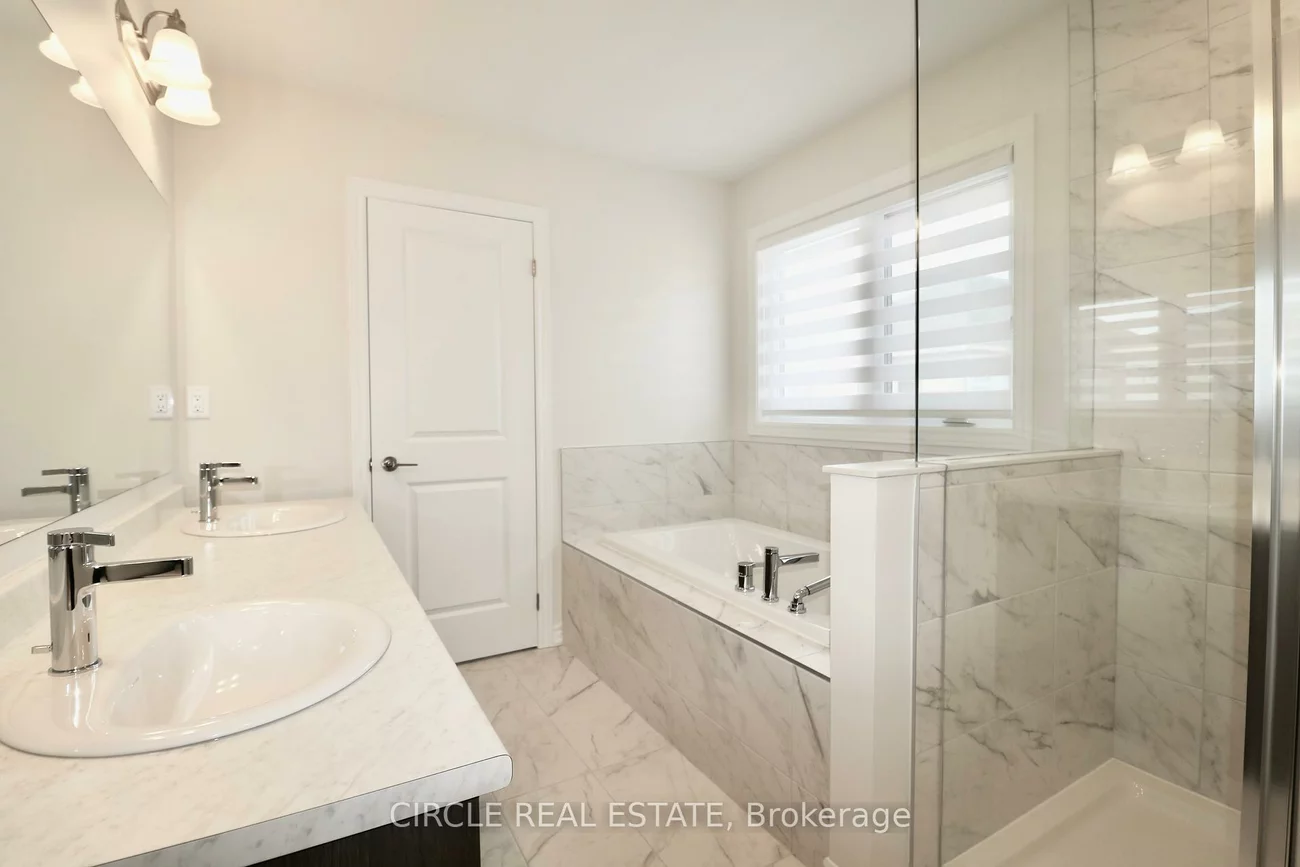 35, Phoenix, Painswick South, Barrie