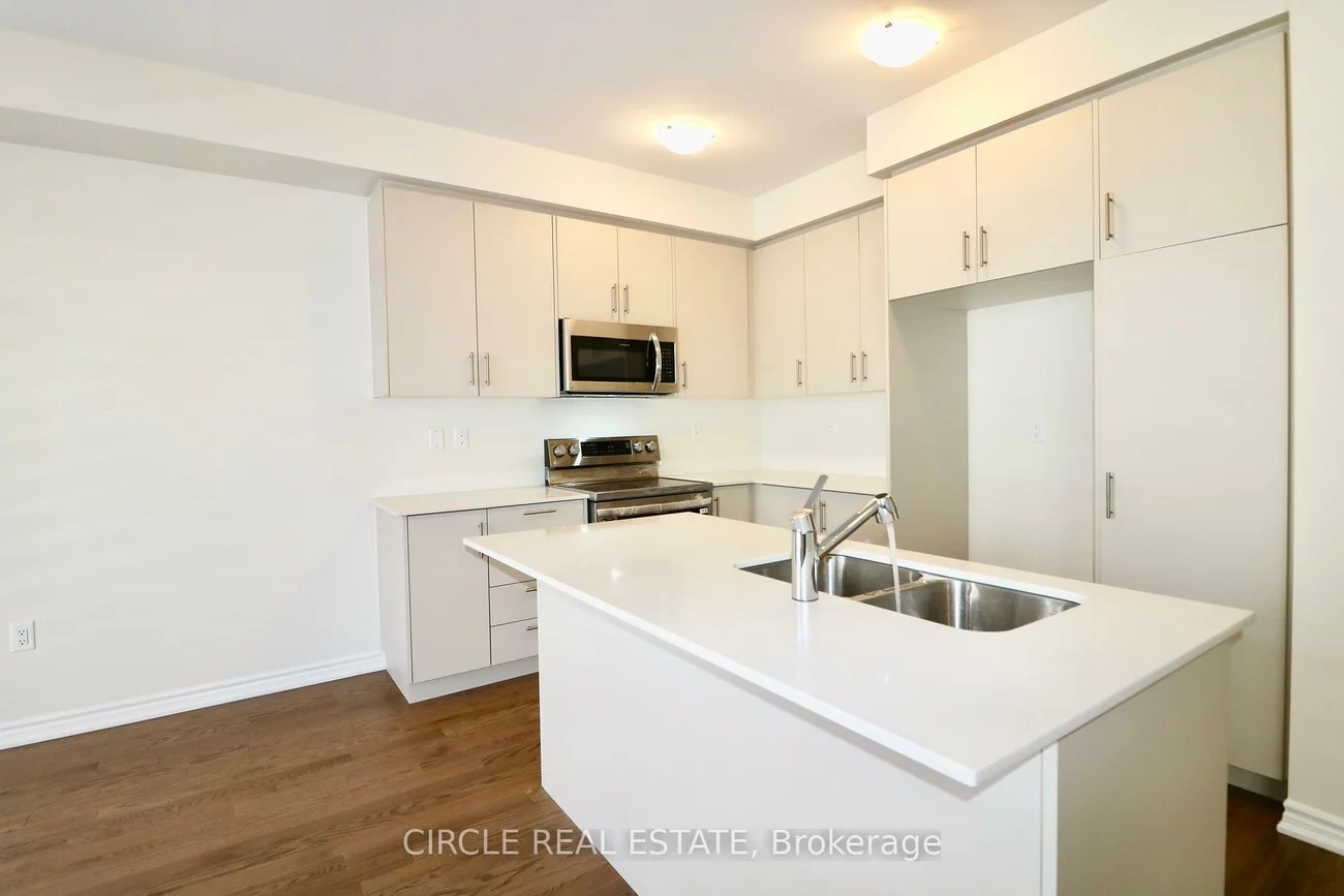 35, Phoenix, Painswick South, Barrie
