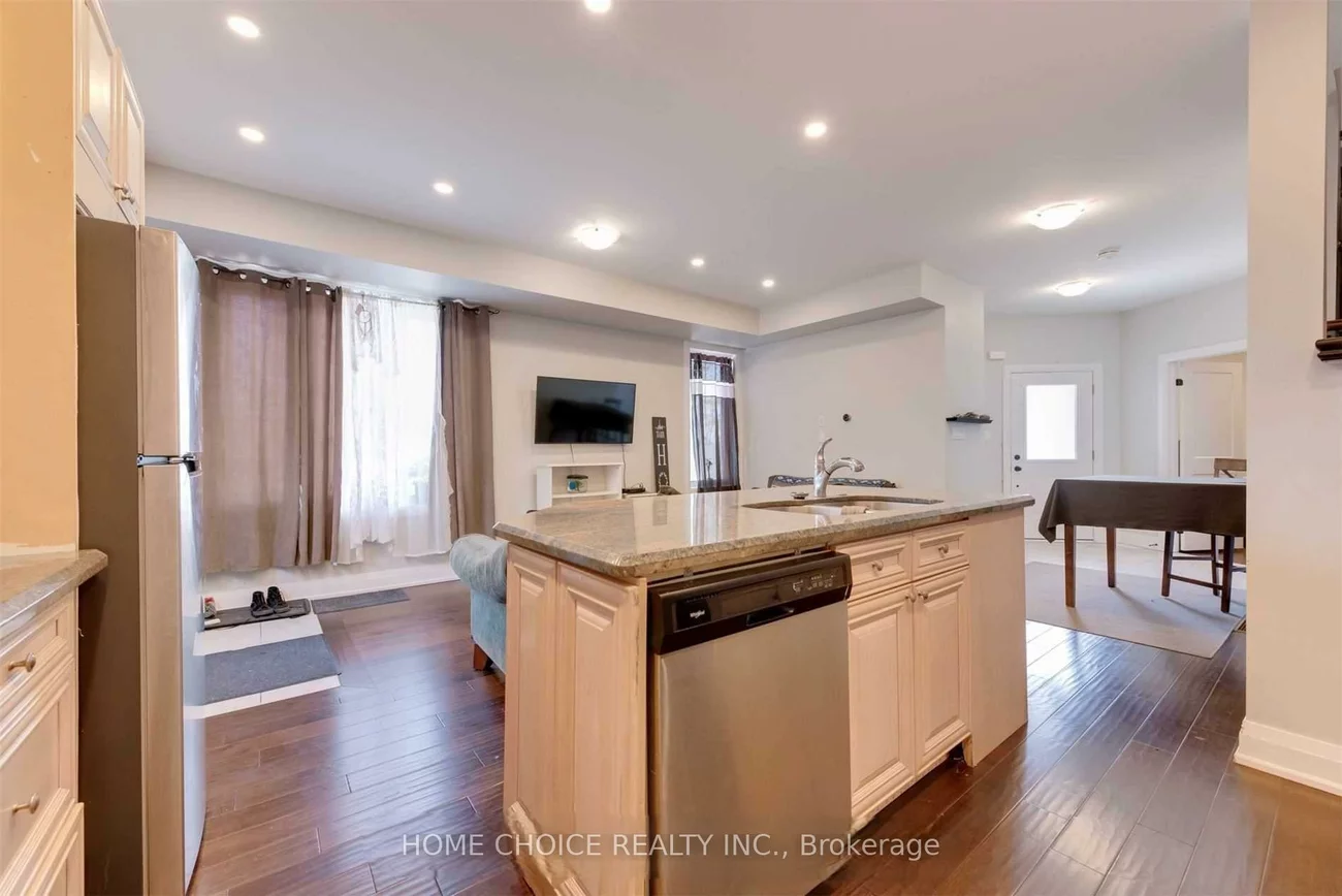 27, Stonehart, East Bayfield, Barrie