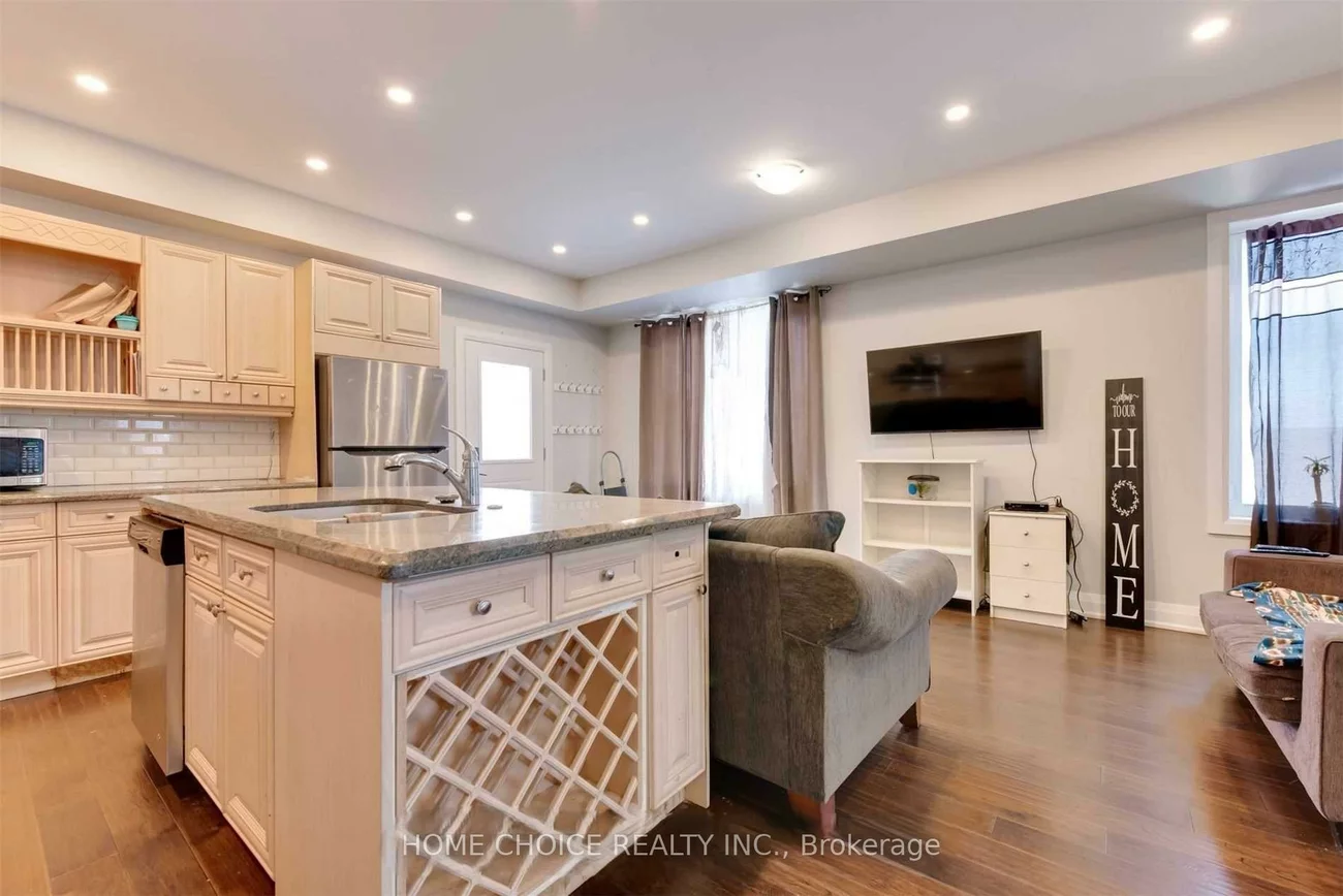 27, Stonehart, East Bayfield, Barrie
