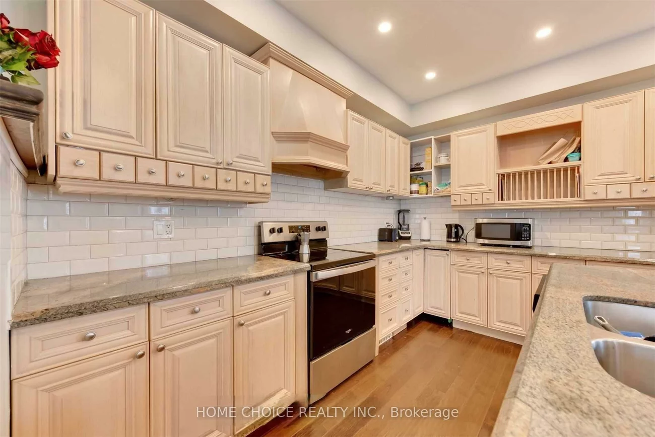 27, Stonehart, East Bayfield, Barrie