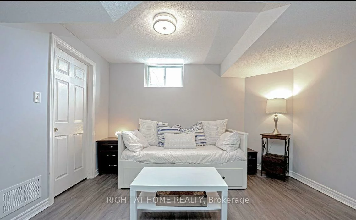 36, Knupp, Edgehill Drive, Barrie