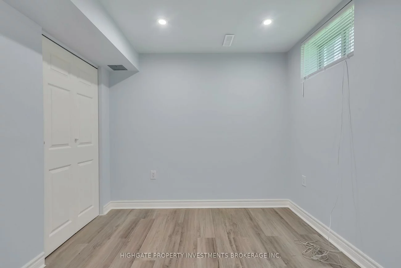 21, Stollar, Little Lake, Barrie