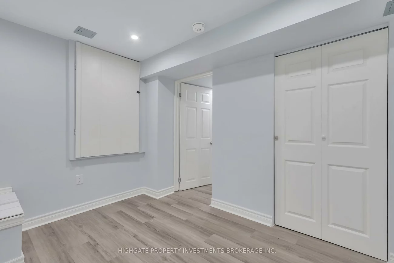 21, Stollar, Little Lake, Barrie