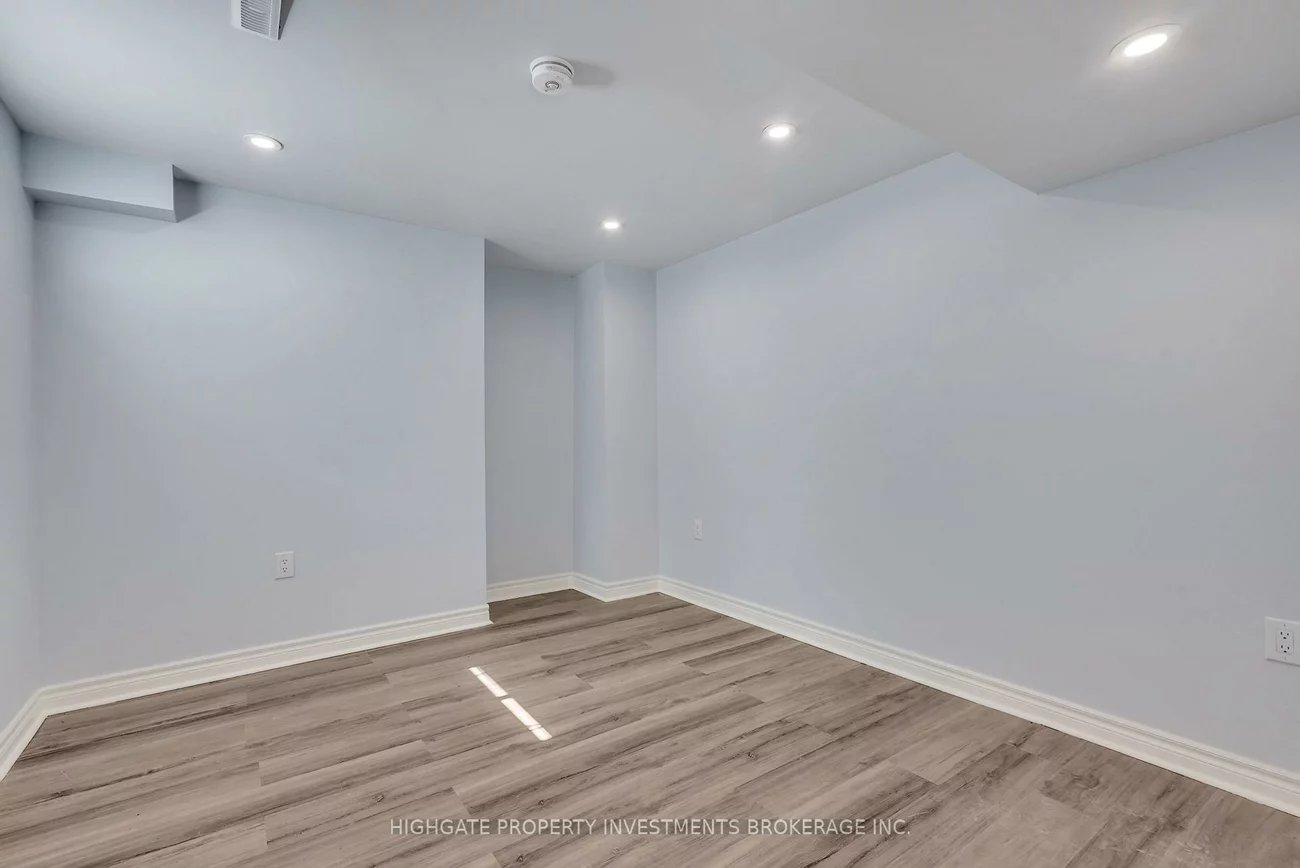 21, Stollar, Little Lake, Barrie