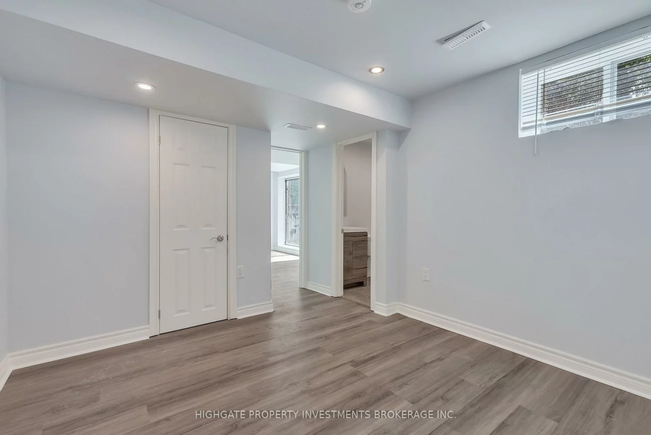 21, Stollar, Little Lake, Barrie