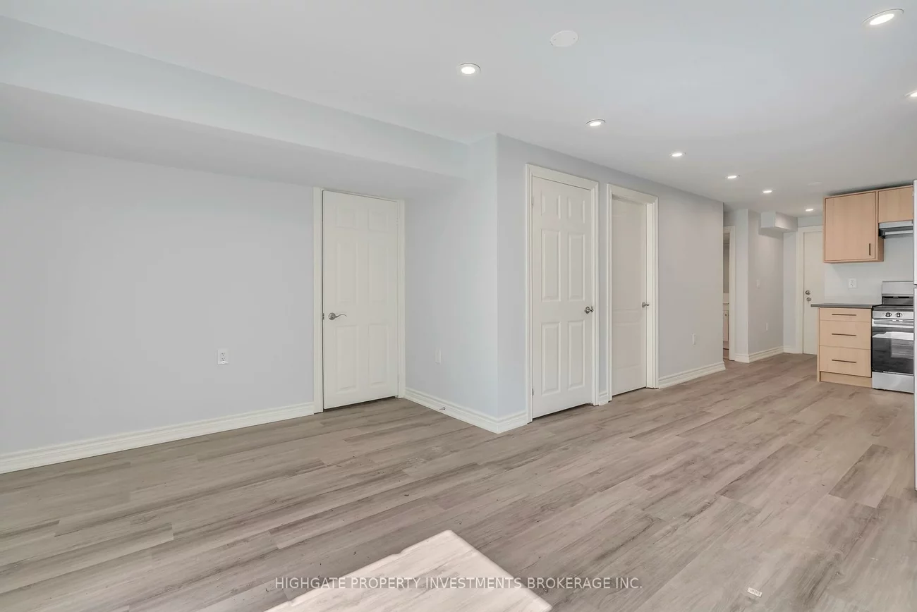 21, Stollar, Little Lake, Barrie