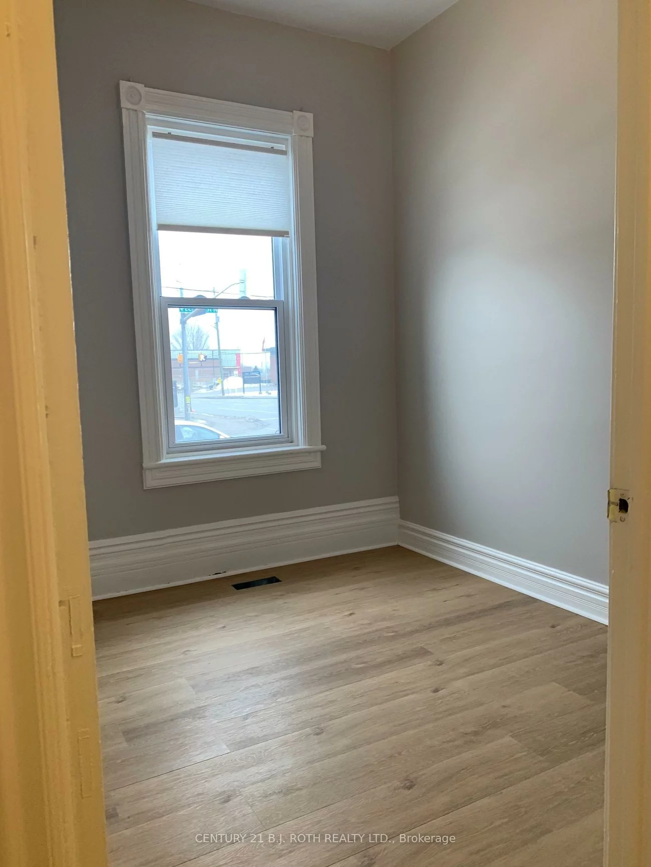 172, Dunlop, Queen's Park, Barrie