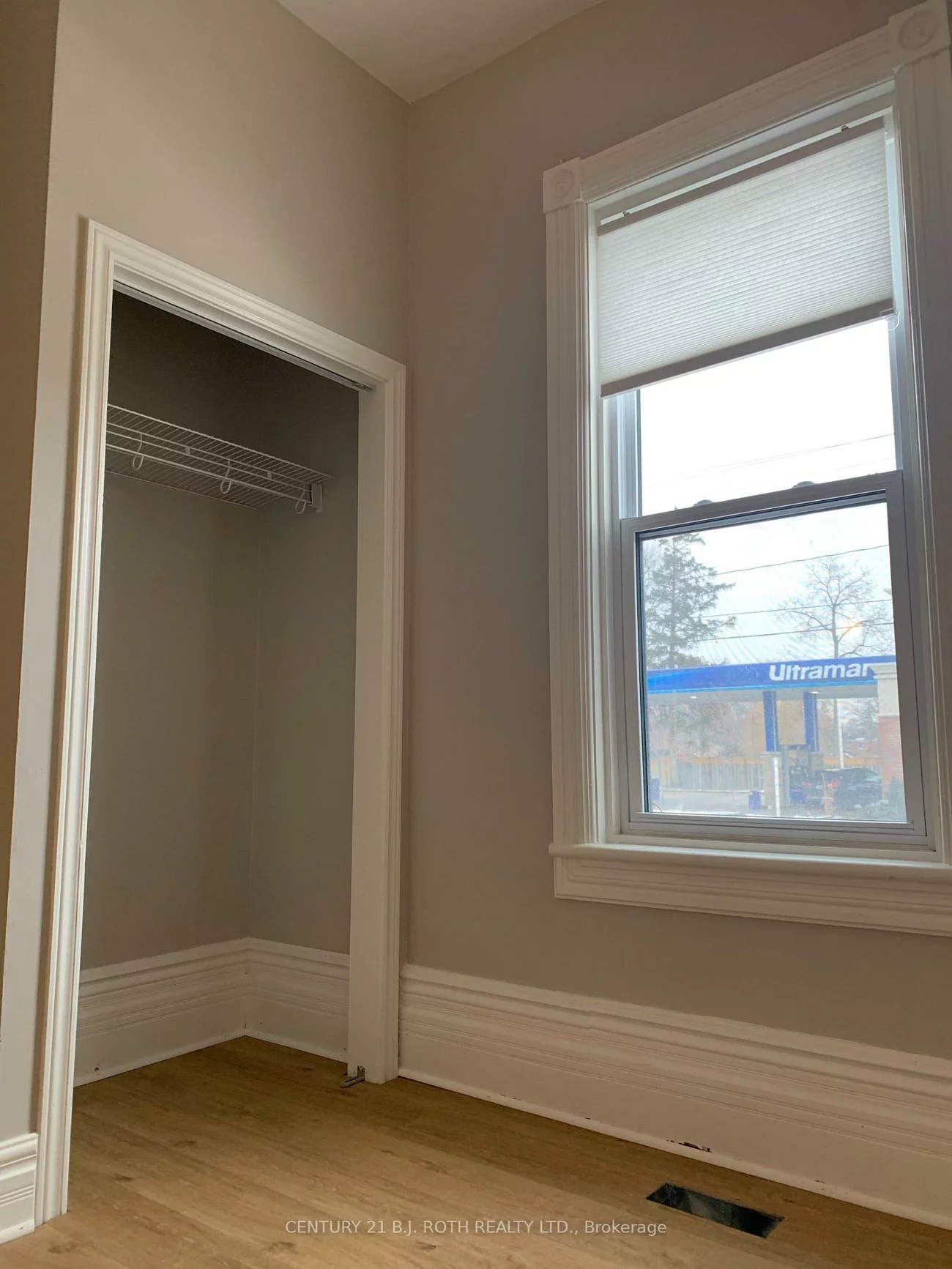 172, Dunlop, Queen's Park, Barrie