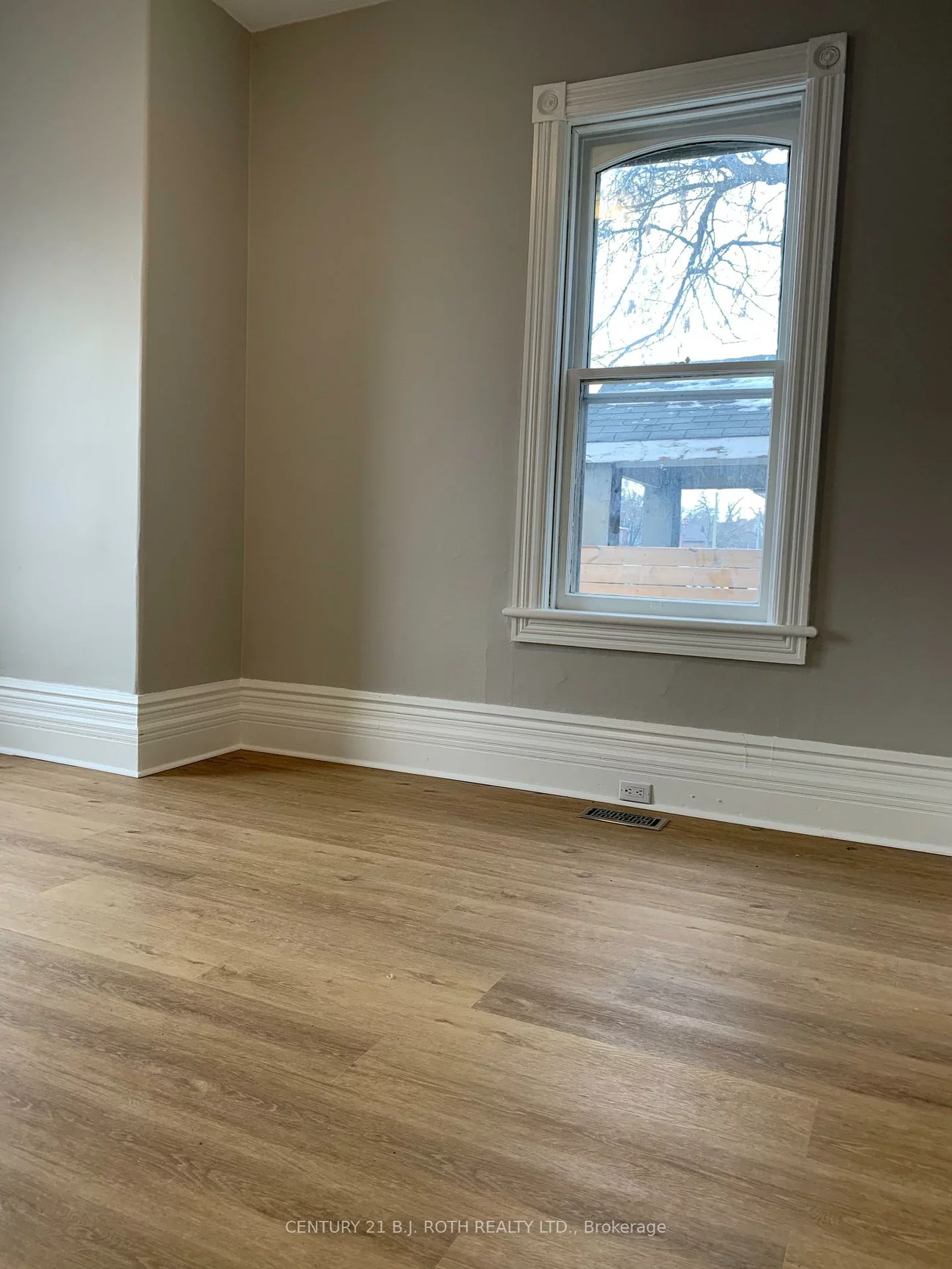 172, Dunlop, Queen's Park, Barrie