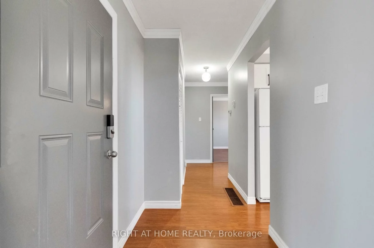 42, Farmingdale, Cundles East, Barrie