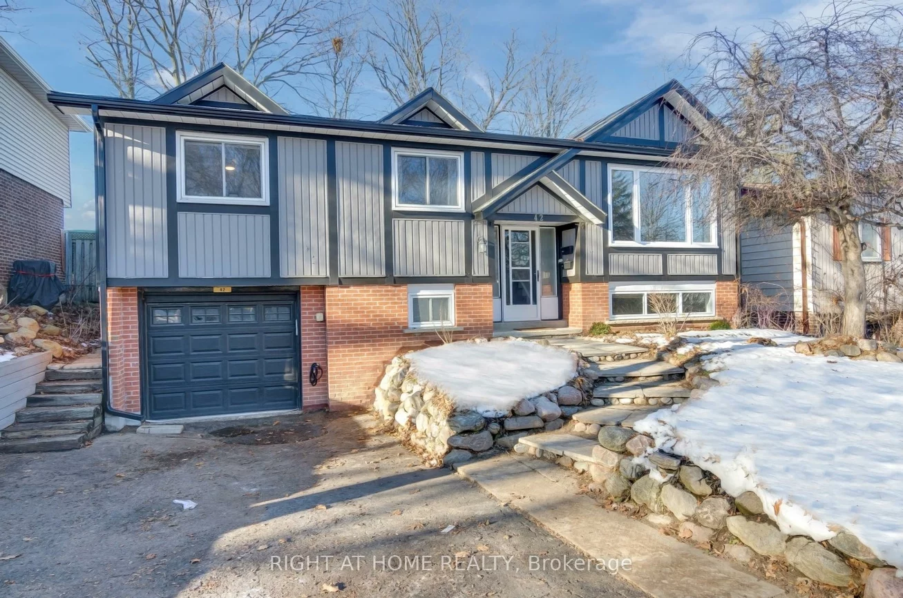 42, Farmingdale, Cundles East, Barrie
