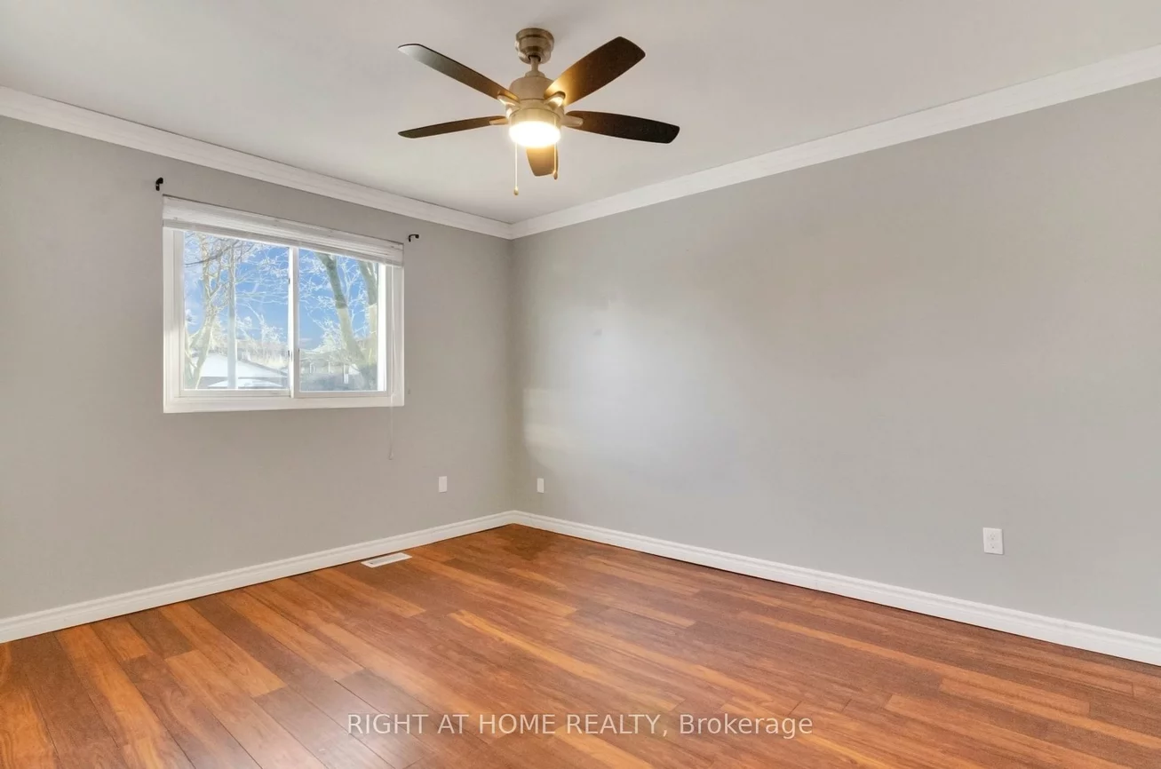 42, Farmingdale, Cundles East, Barrie
