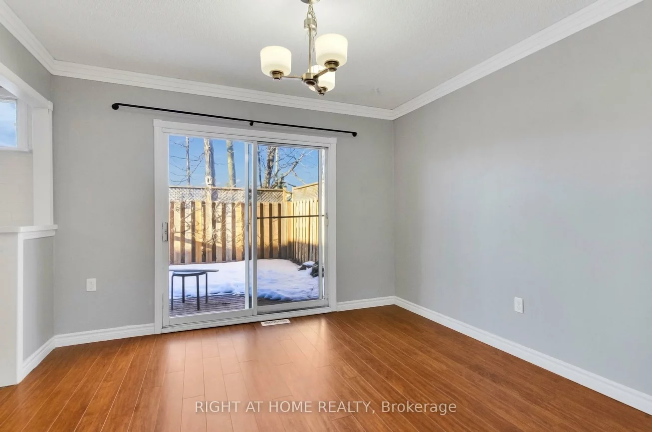 42, Farmingdale, Cundles East, Barrie