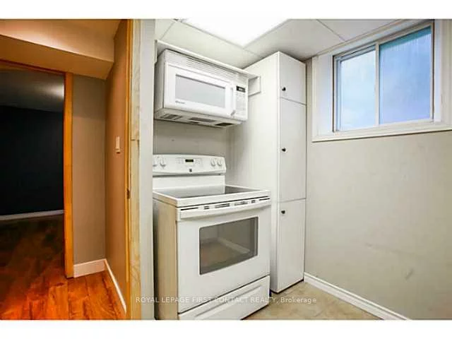 9, REDWOOD *LOWER LEVEL*, Grove East, Barrie
