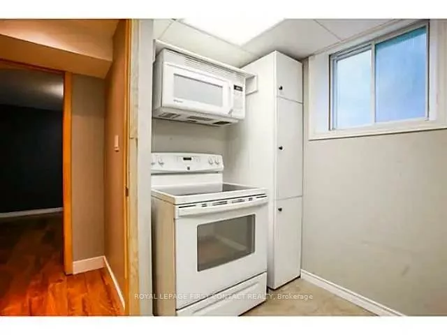 9, REDWOOD *LOWER LEVEL*, Grove East, Barrie