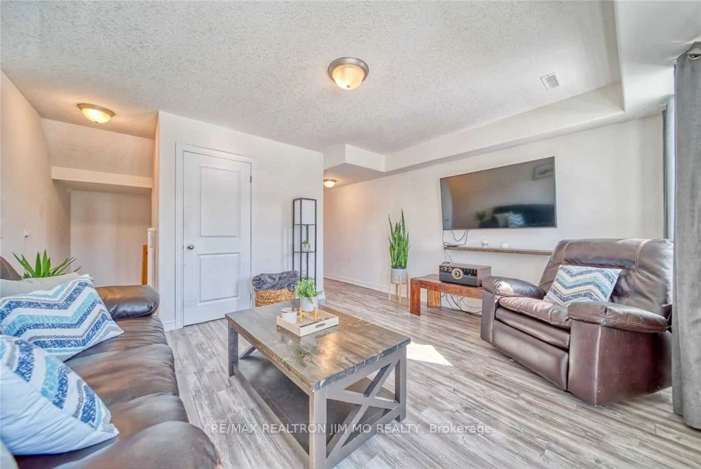 1, Leggott, Painswick North, Barrie
