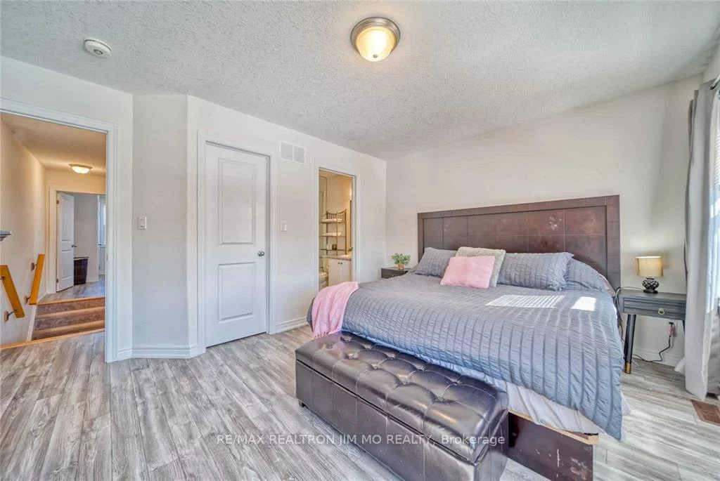 1, Leggott, Painswick North, Barrie