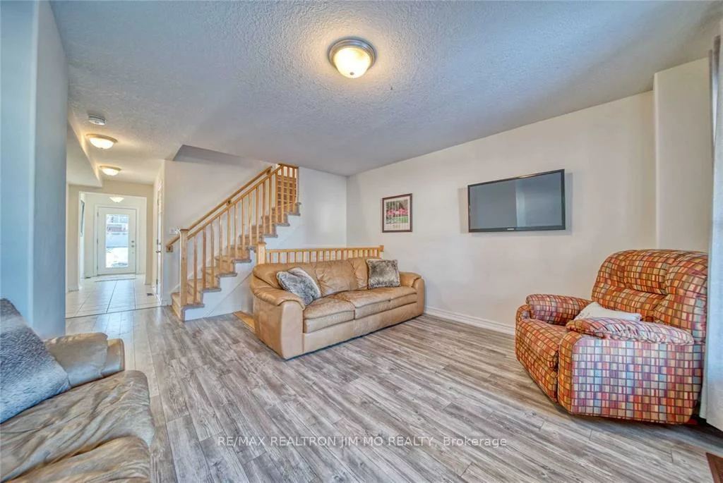1, Leggott, Painswick North, Barrie